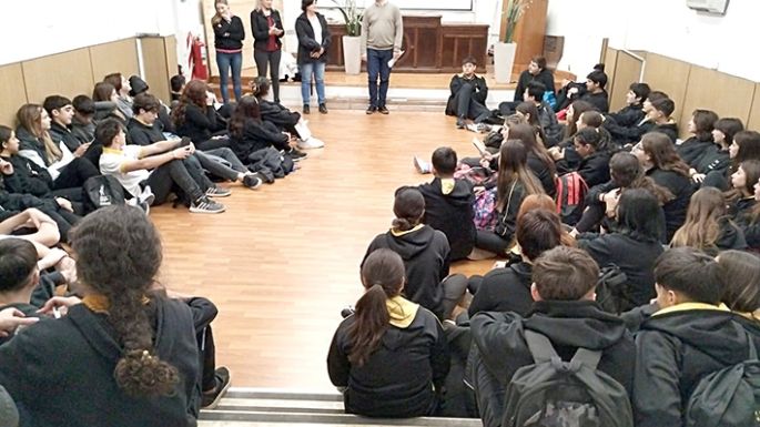 Rosso recibió a estudiantes en el Concejo