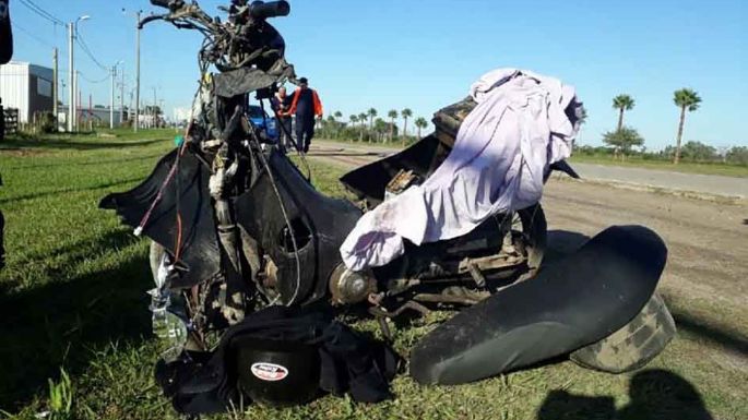 Murió un adolescente al impactar la moto contra la pared de un motel