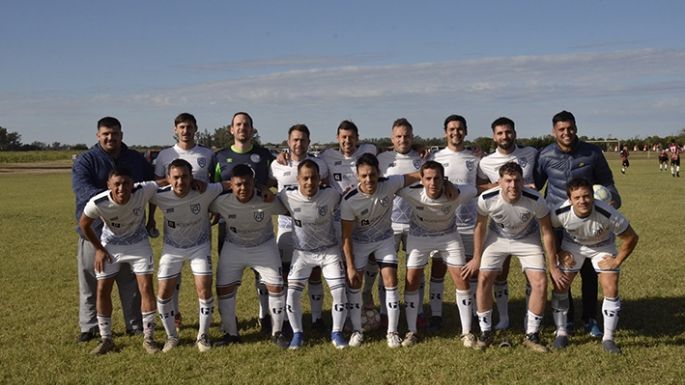 Un empate redujo líderes en el Súper