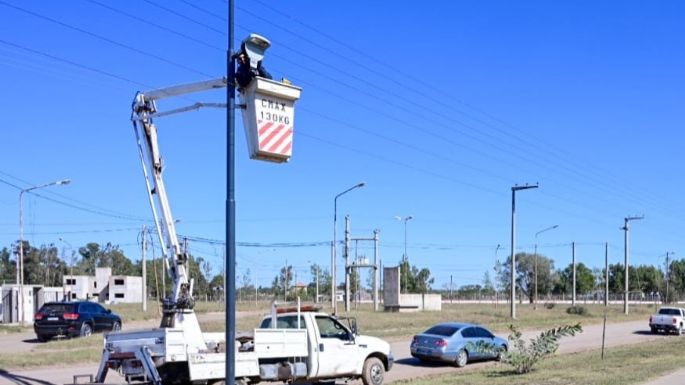 Instalaron nuevas columnas de alumbrado led sobre Prolongación Sabattini