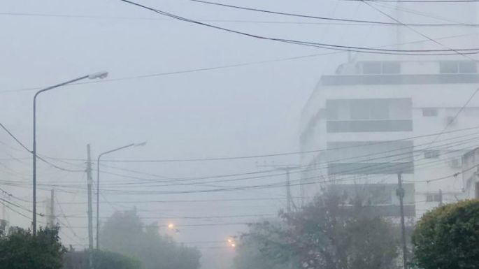 La llegada de junio cubrió de niebla la ciudad