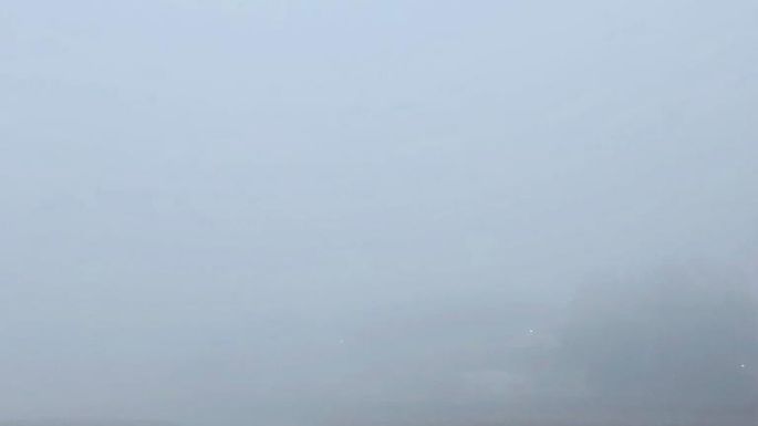 La llegada de junio cubrió de niebla la ciudad