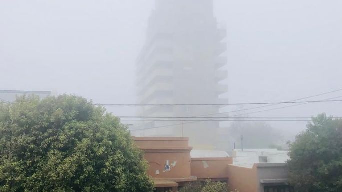 La llegada de junio cubrió de niebla la ciudad