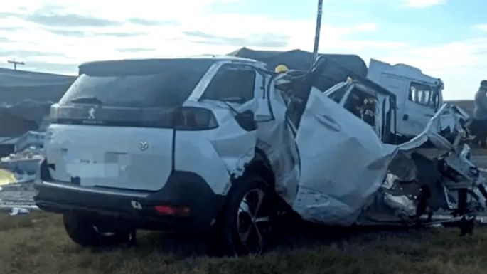 Cuatro muertos al chocar un camión y una camioneta SUV