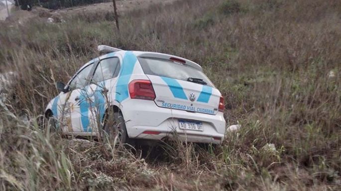 Perdió el control y se fue a la banquina