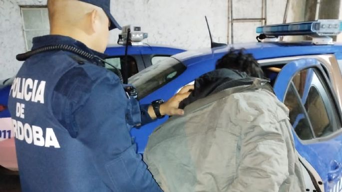 Detuvieron a dos motochorros por robarle a una mujer a punta de pistola
