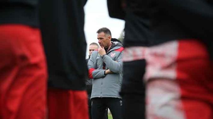 Racing visita a Instituto, que pretende salir del descenso en el debut de Dabove