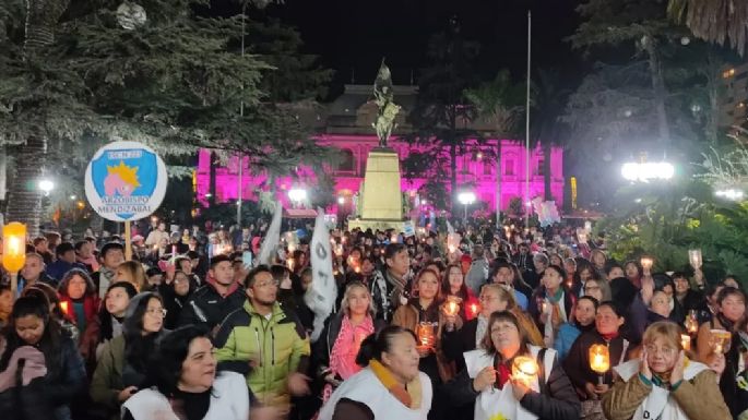 Miles de trabajadores reeditaron multitudinaria marcha de antorchas y denunciaron a Morales