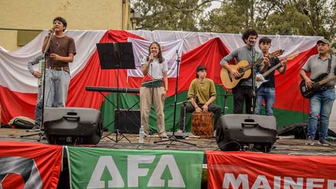 “Bendita peña” en el club Central