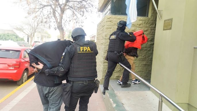 Incautaron más de 2.500 dosis de marihuana y otras 100 de cocaína