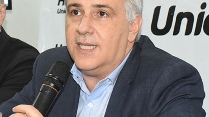 Llaryora calificó de "inacompañable" el esquema de retenciones propuesto por Milei