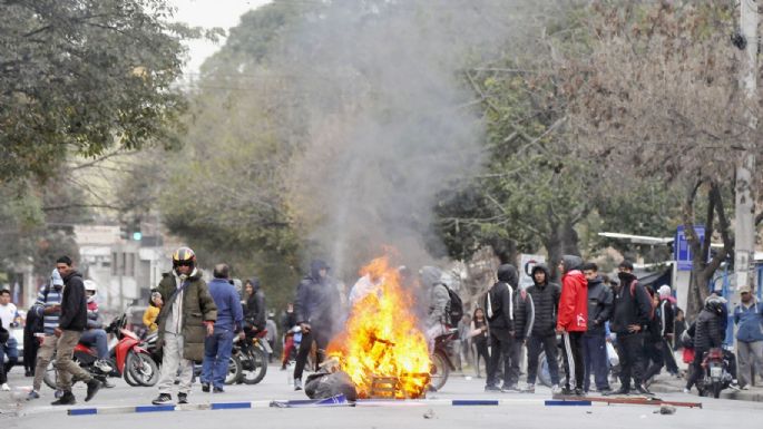 La violenta represión en Jujuy dejó unos 170 heridos y 68 detenidos