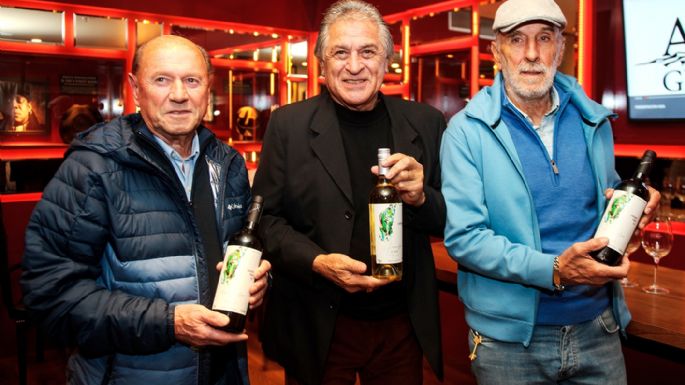El "Pato" Fillol presentó su vino “Abrazo del Alma”