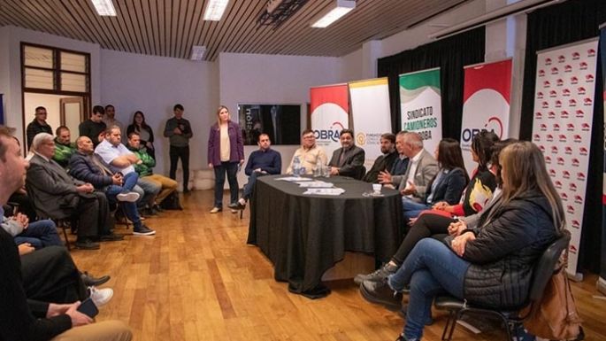 Abren una escuela para formar a mujeres transportistas de carga