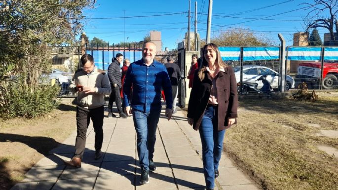 Navarro llegó a votar junto a Accastello