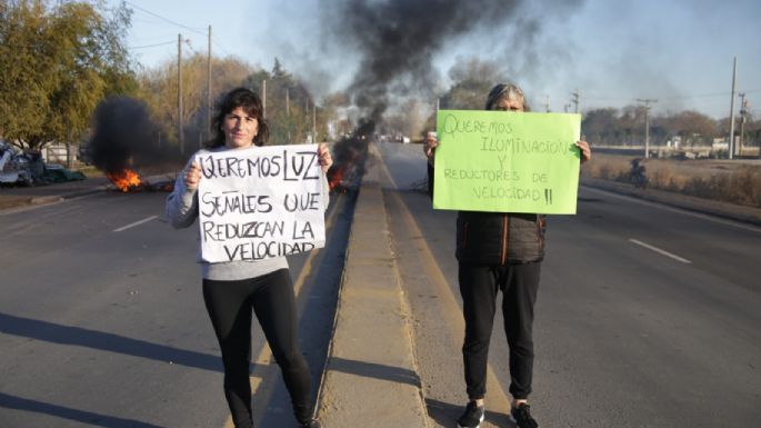 Vecinos cortaron la ruta 4 para reclamar medidas urgentes