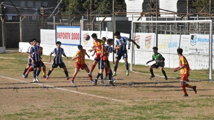 Española y Universitario festejaron goleadas