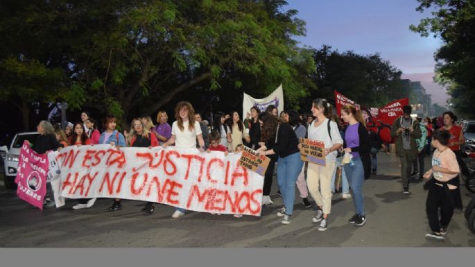 Ni Una Menos: marcharon en la ciudad desde plaza Centenario