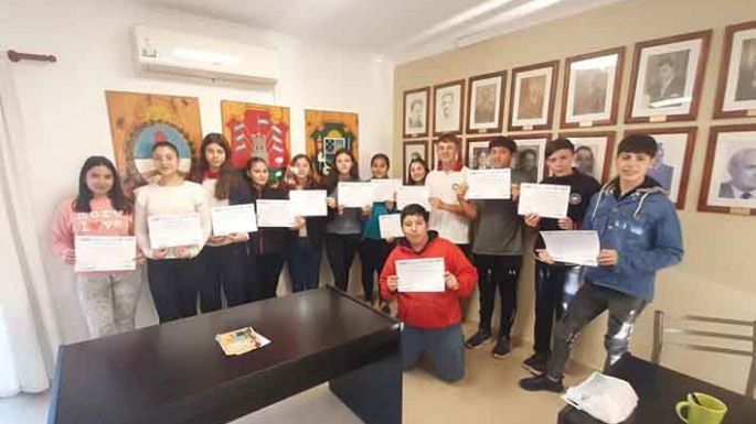 Recibieron sus certificados