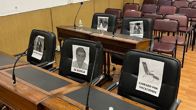 Colgaron sugerentes carteles en las bancas de opositores que faltaron al informe de gestión de Gill