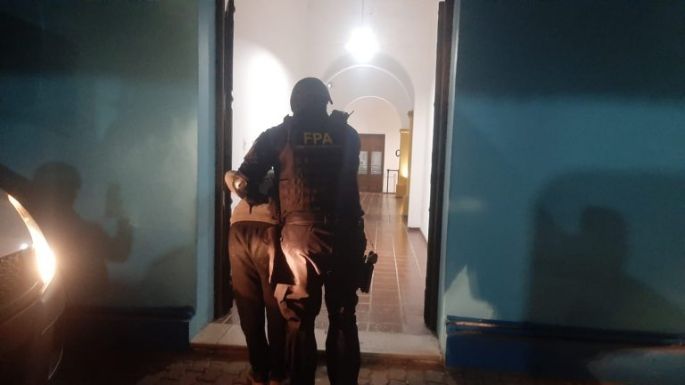 Dos detenidos por vender drogas en una escuela nocturna