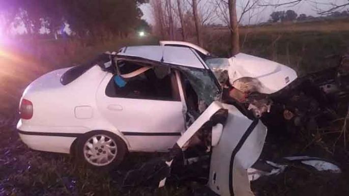 Murió un adolescente de 15 años al chocar un auto contra un árbol