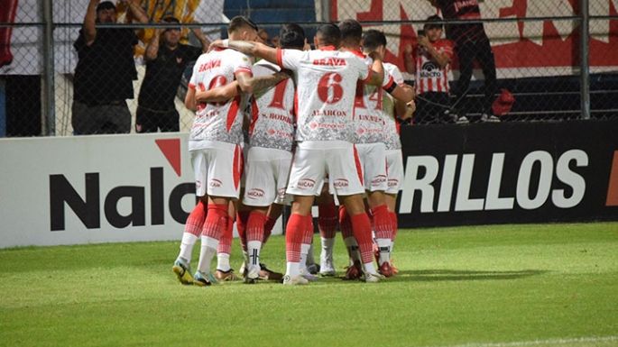 Instituto ganó y confirmó el DT