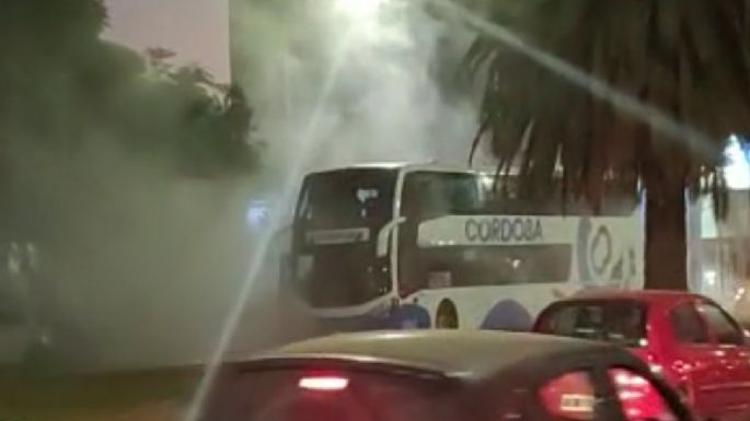 Se prendió fuego un colectivo de la empresa Córdoba