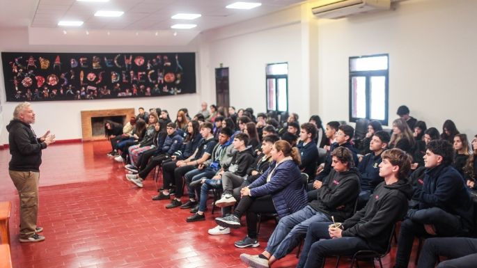 Estudiantes del IPEM Nº 147 local visitaron lugares icónicos en Córdoba