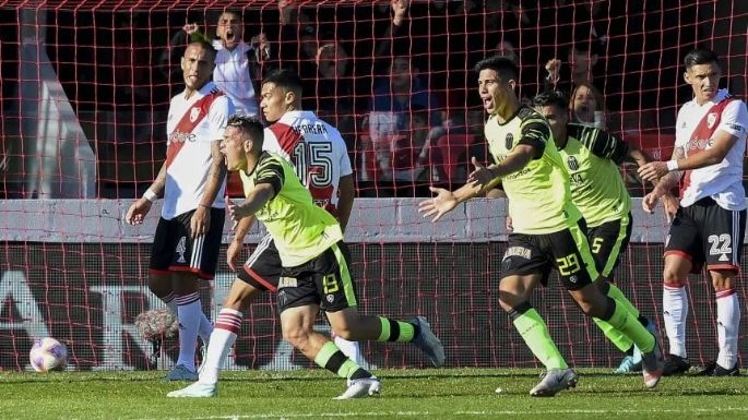 Barracas sorprendió y le ganó 2-1 al puntero River