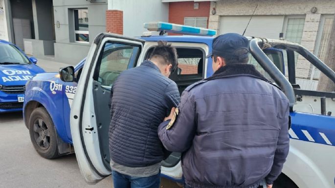 Agredió físicamente a su pareja y quedó detenido