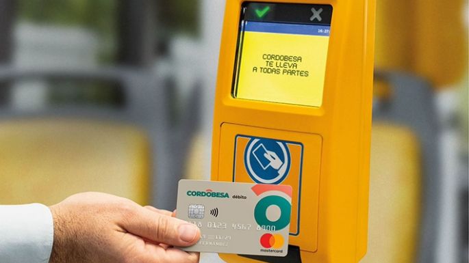 Cada vez más cordobeses eligen la tarjeta de débito de Bancor para pagar  el transporte público