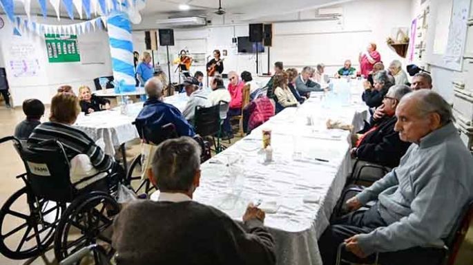 Conmemoraron su 89º Aniversario y el Día de la Independencia