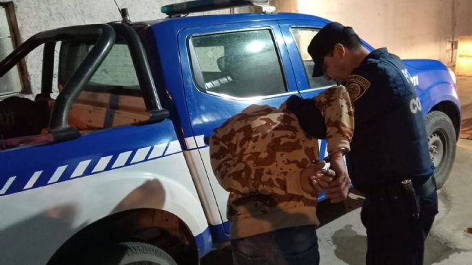 Un hombre robó dos perfumes de un local, huyó en bici y terminó detenido
