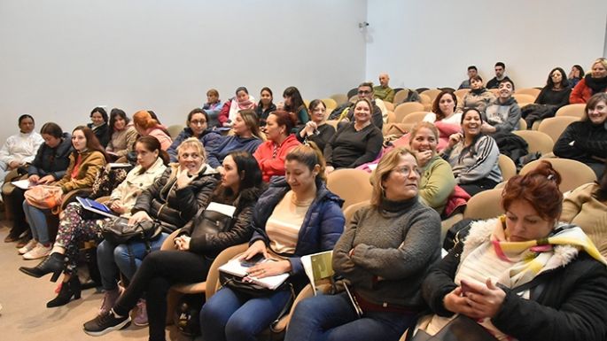 En medio año se ayudó a más  de 60 emprendedores locales