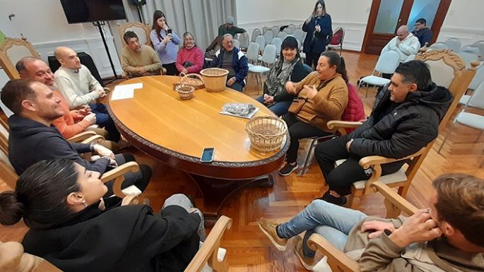 Dieron becas a doce artesanos, quienes tendrán que dictar talleres