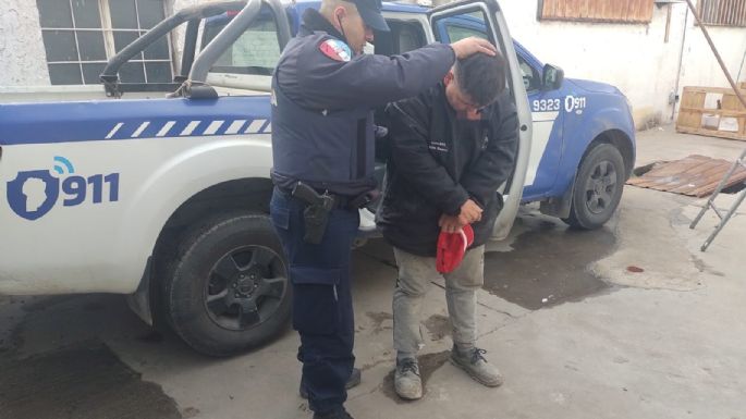Un hombre fue detenido por agredir a otro en su trabajo