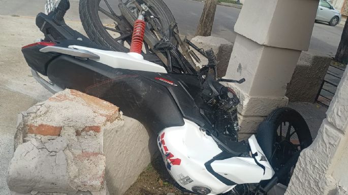 Un joven motociclista con lesiones graves tras un accidente