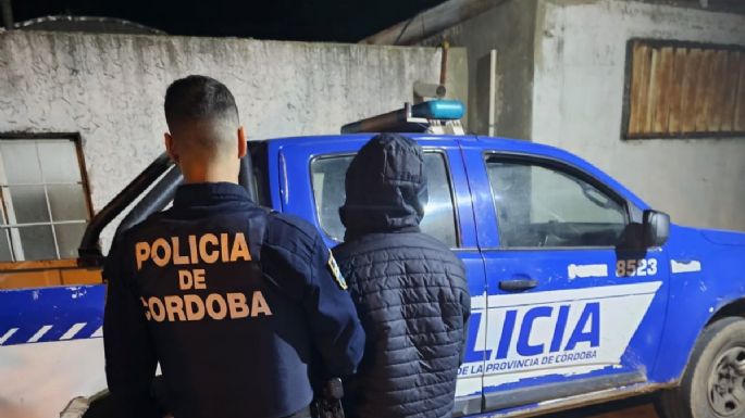 Un hombre golpeó a su pareja en el rostro en plena vereda y fue detenido