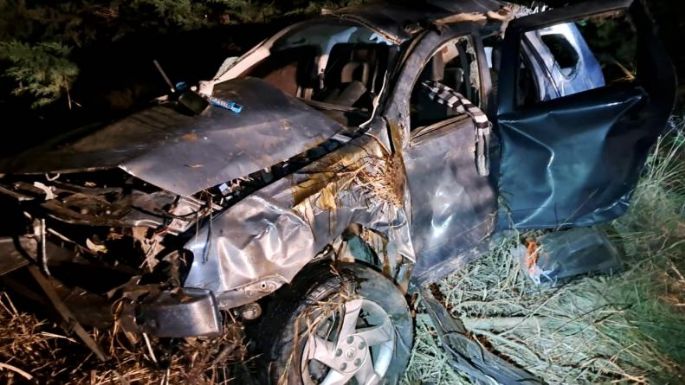 Un hombre despistó con su vehículo, volcó y murió