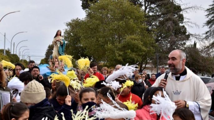 “Sigue esa certeza interior de seguir al servicio de la gente”
