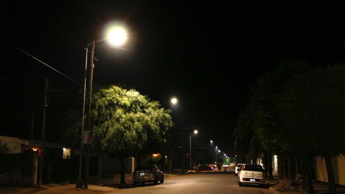 Renovaron 24 luminarias led en barrio Roque Saénz Peña