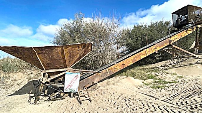 Ordenaron parar la extracción de arena por no cumplir con la ley