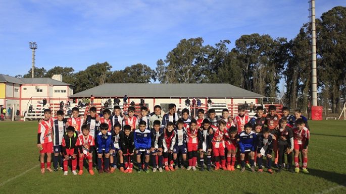 Jugaron pibes de Alumni y Talleres