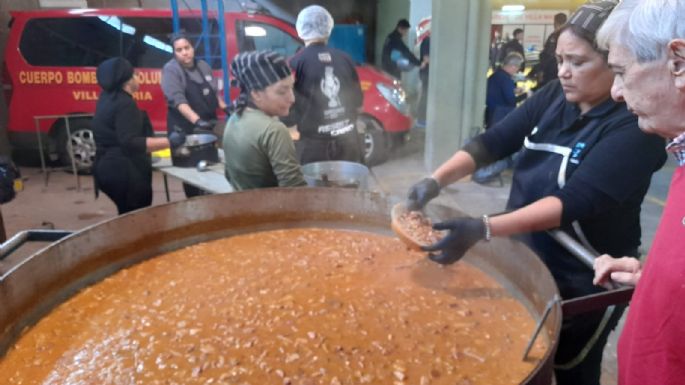 Bomberos entregaron 3500 porciones de locro