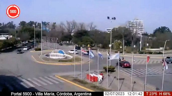 Una moto y un auto protagonizaron un accidente
