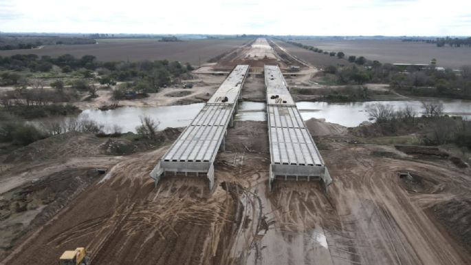 Avanza la construcción de tres nuevos puentes sobre el río Ctalamochita