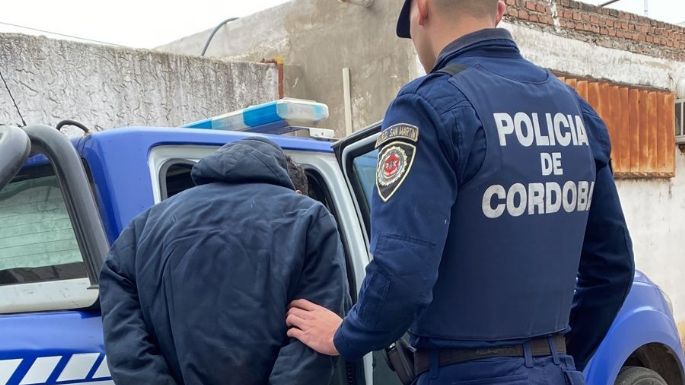 Preso por robar la batería de un auto dentro de un complejo de departamentos