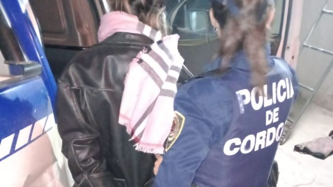 Presa por robar una bolsa de cemento de una obra