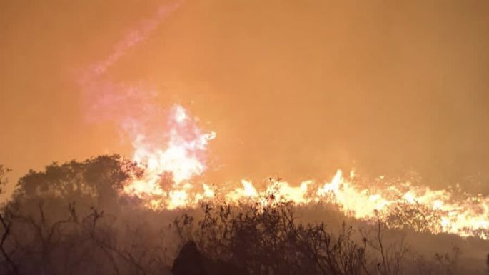 Continúa activo el incendio forestal en el Cerro Uritorco